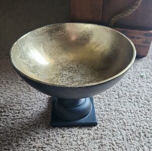 Benjara 10 inch Pedestal Stand Accent Bowl